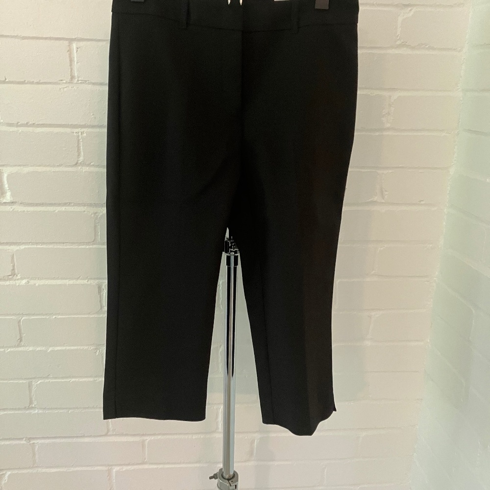 NWT White House Black Market Black Pedal Pusher Pant  Size 0